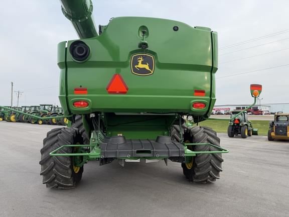 Image of John Deere S780 equipment image 4