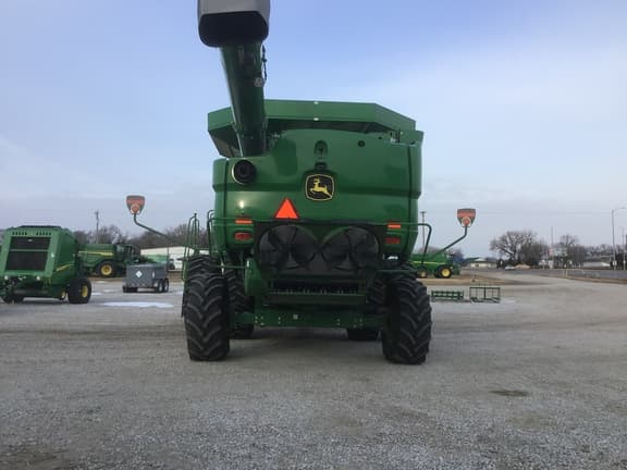 Image of John Deere S780 equipment image 4