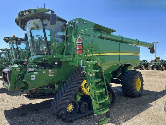 Image of John Deere S780 Primary image