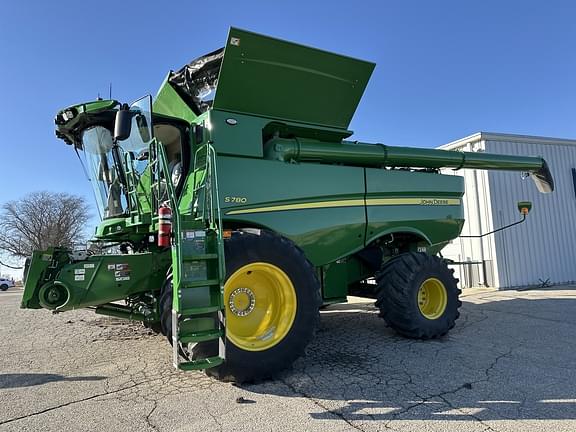 Image of John Deere S780 equipment image 1