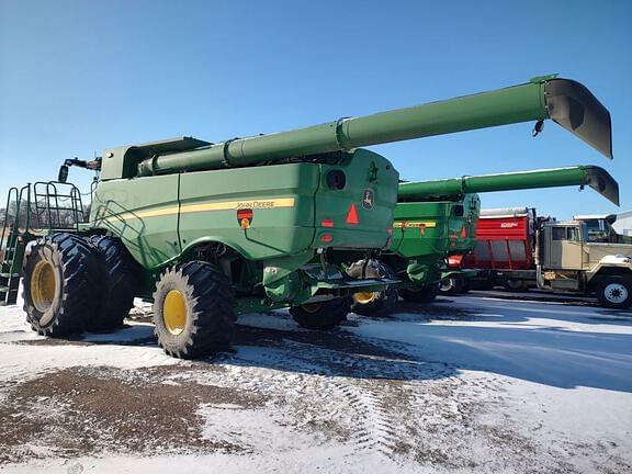 Image of John Deere S780 equipment image 1