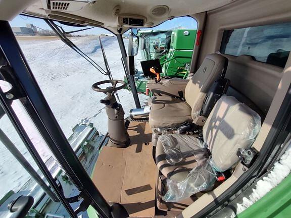 Image of John Deere S780 equipment image 4