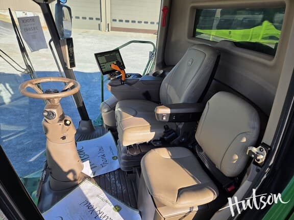 Image of John Deere S780 equipment image 1