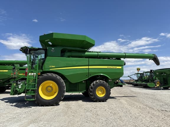 Image of John Deere S780 equipment image 1