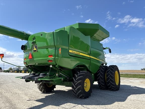 Image of John Deere S780 equipment image 4