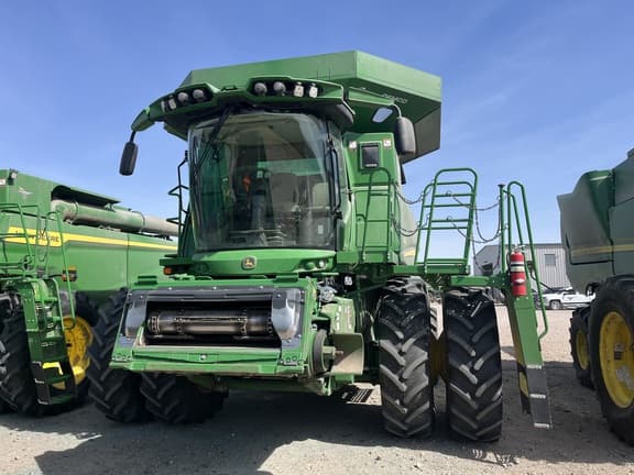 Image of John Deere S780 equipment image 1