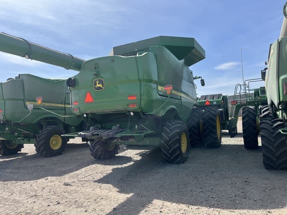 Image of John Deere S780 equipment image 4