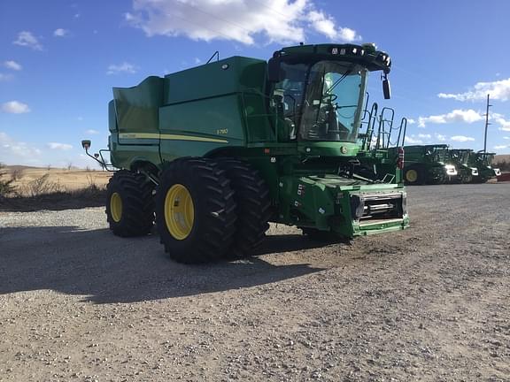 Image of John Deere S780 equipment image 2