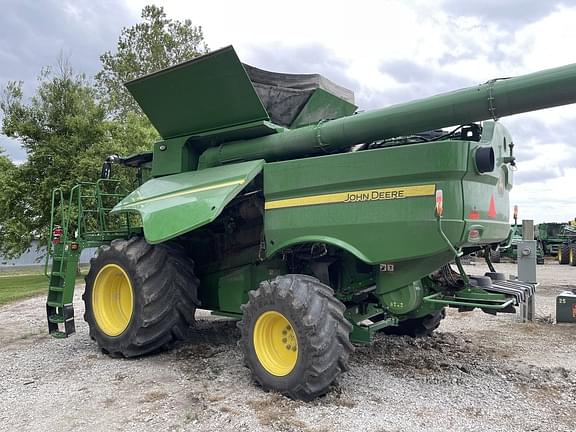 Image of John Deere S780 equipment image 1