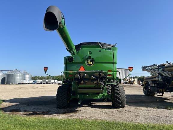 Image of John Deere S780 equipment image 2