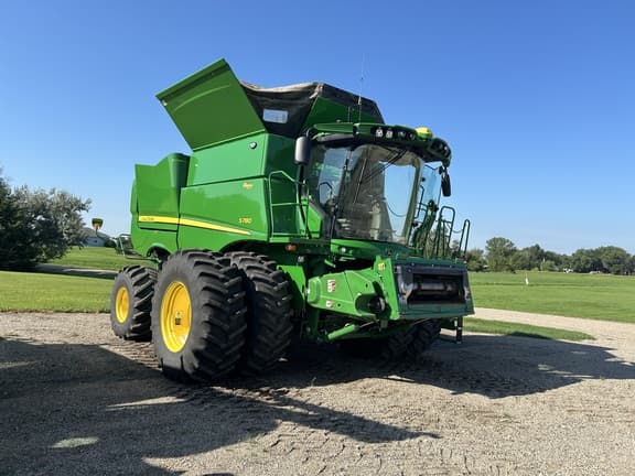 Image of John Deere S780 equipment image 1