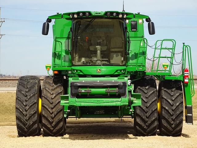Image of John Deere S780 equipment image 1