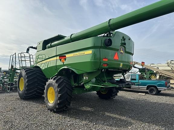 Image of John Deere S780 equipment image 2