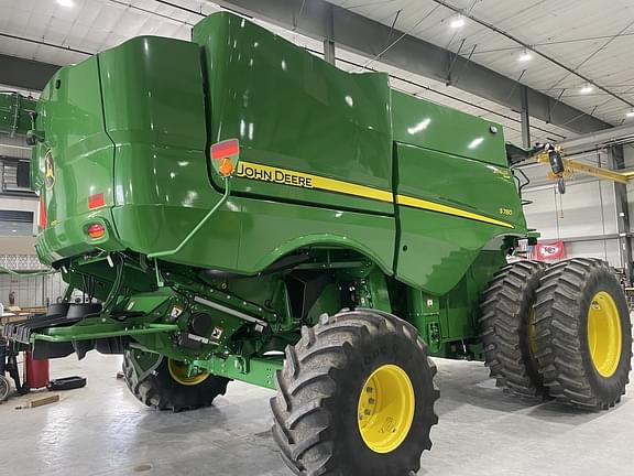 Image of John Deere S780 equipment image 2