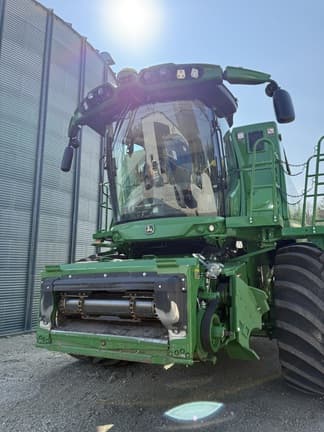 Image of John Deere S780 equipment image 2