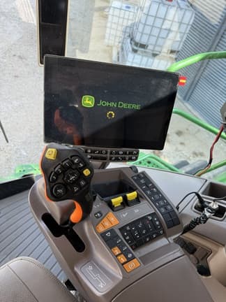 Image of John Deere S780 equipment image 4