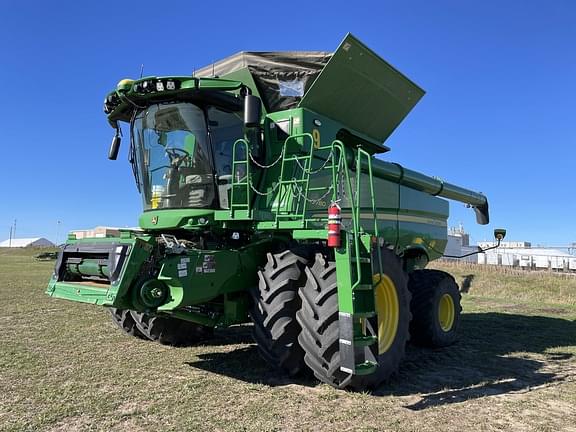 Image of John Deere S780 equipment image 2