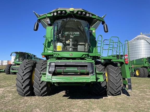 Image of John Deere S780 equipment image 1