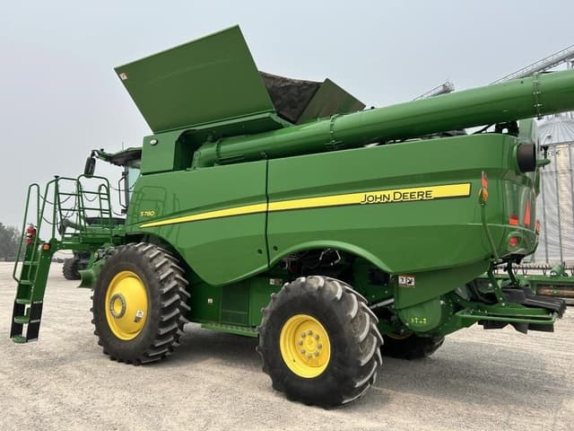 Image of John Deere S780 equipment image 4