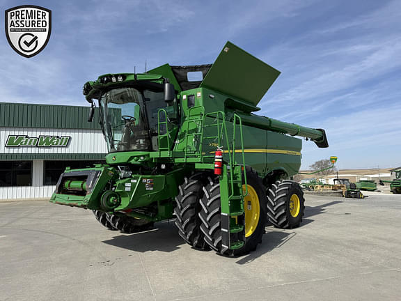 Image of John Deere S780 equipment image 1
