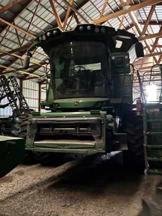Image of John Deere S780 Image 1