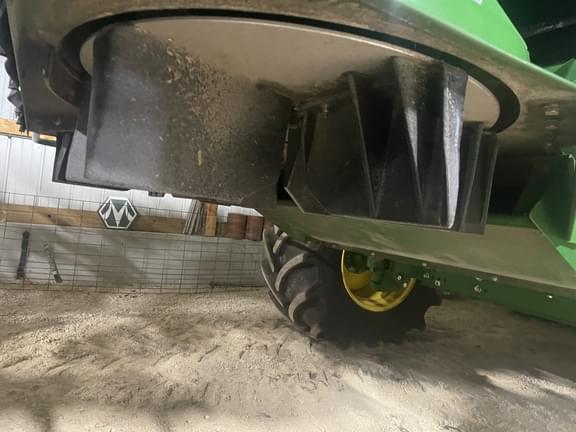 Image of John Deere S780 equipment image 2