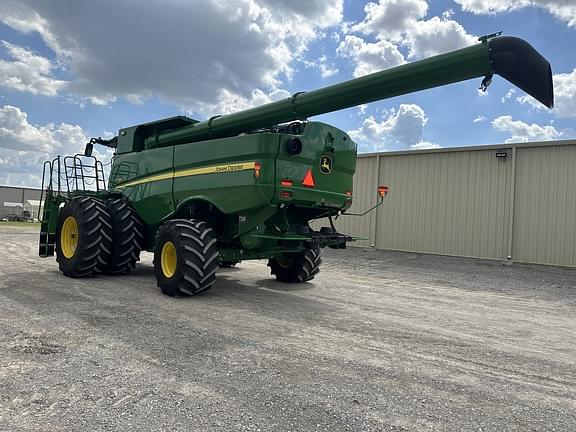 Image of John Deere S780 equipment image 2