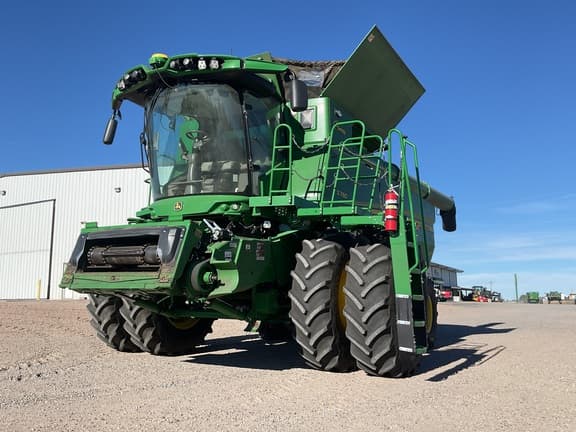 Image of John Deere S780 equipment image 1