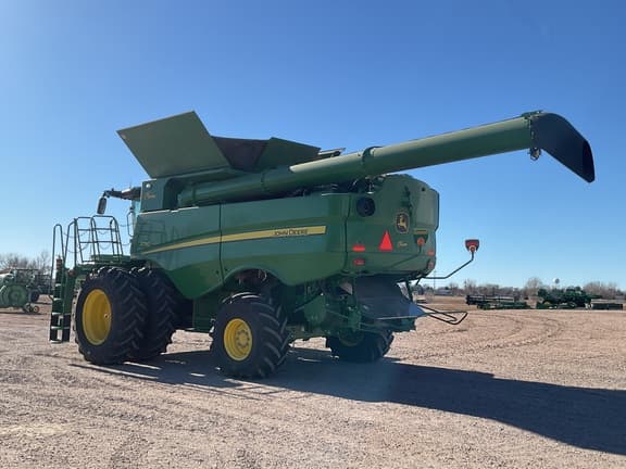 Image of John Deere S780 equipment image 2
