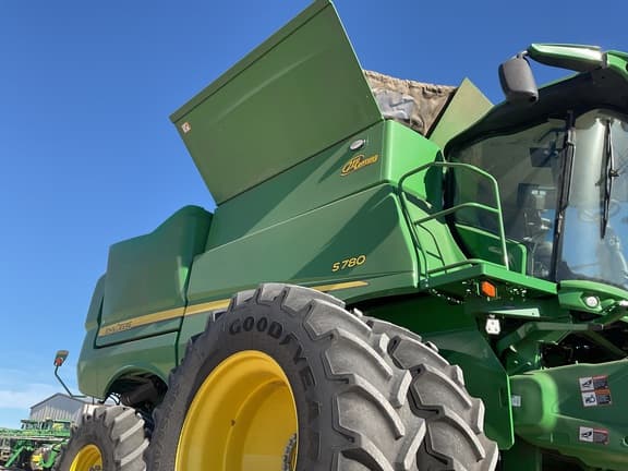 Image of John Deere S780 equipment image 4