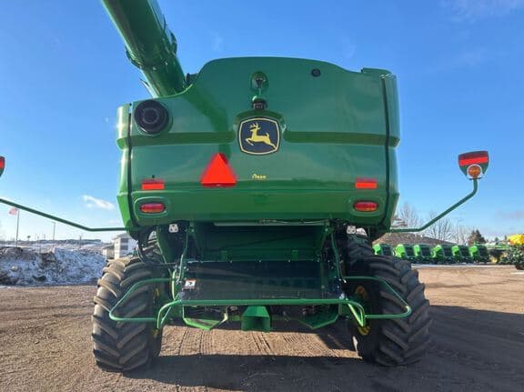 Image of John Deere S780 equipment image 3