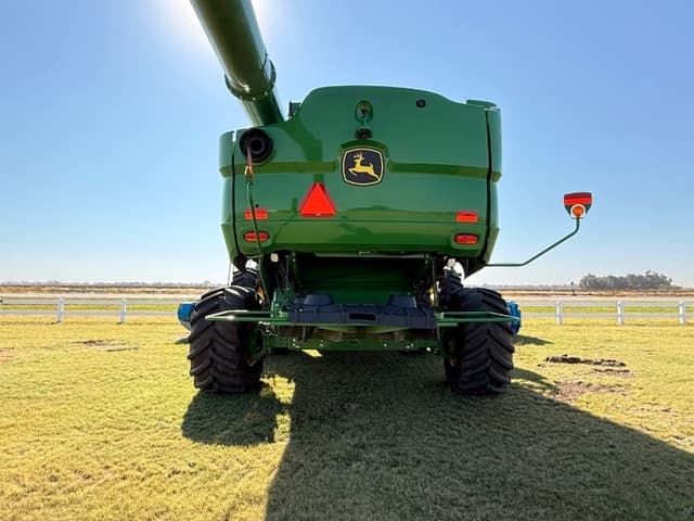 Image of John Deere S780 equipment image 4