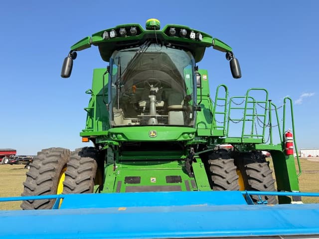 Image of John Deere S780 equipment image 1