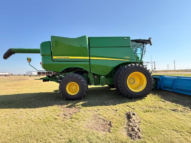 Image of John Deere S780 equipment image 2