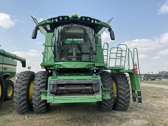 Image of John Deere S780 equipment image 2