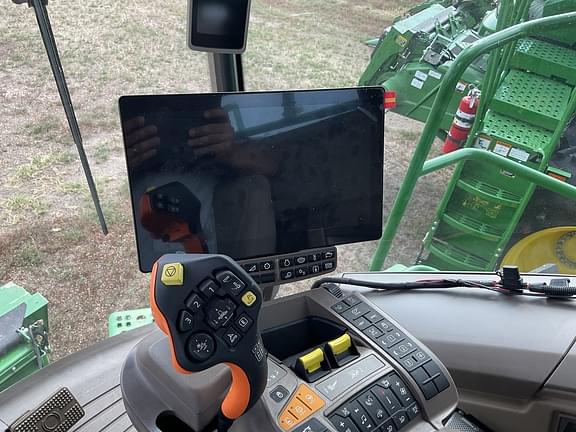 Image of John Deere S780 equipment image 4