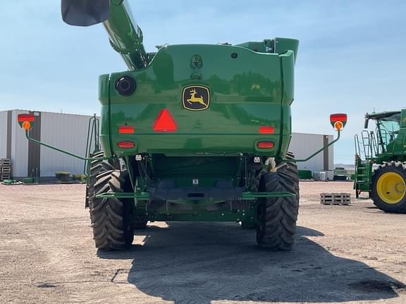 Image of John Deere S780 equipment image 4