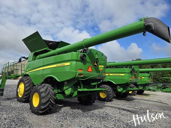 Image of John Deere S780 equipment image 4