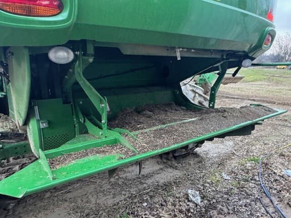 Image of John Deere S780 equipment image 1