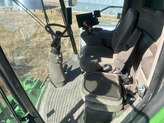Image of John Deere S780 equipment image 4
