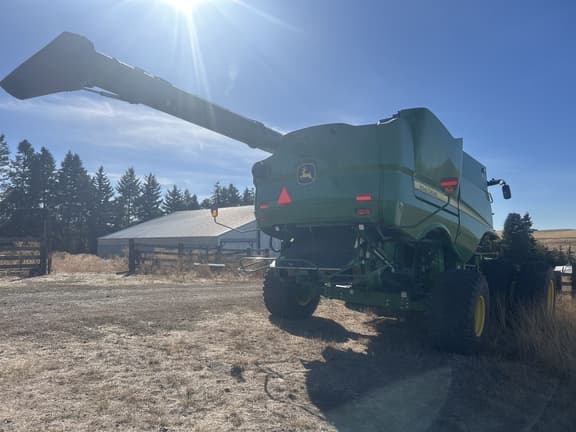 Image of John Deere S780 equipment image 2