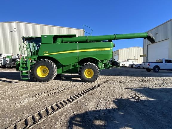 Image of John Deere S780 equipment image 1