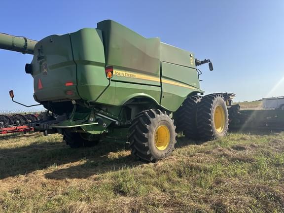 Image of John Deere S780 equipment image 4