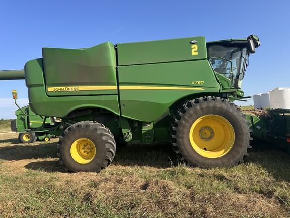 Image of John Deere S780 equipment image 3