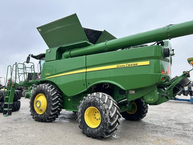 Image of John Deere S780 equipment image 4