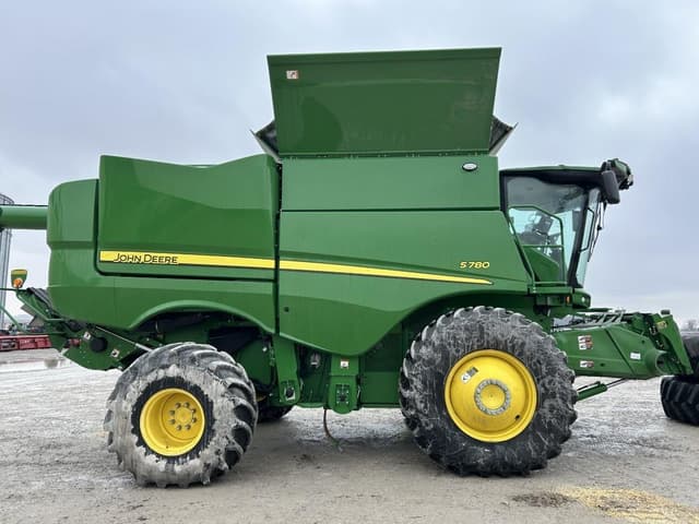 Image of John Deere S780 equipment image 3