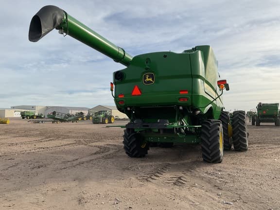 Image of John Deere S780 equipment image 2