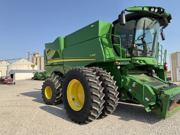Image of John Deere S780 equipment image 3