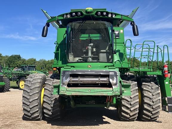 Image of John Deere S780 equipment image 1