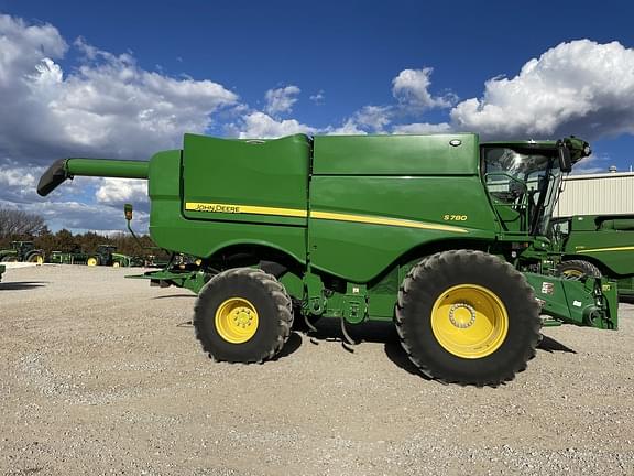 Image of John Deere S780 equipment image 3